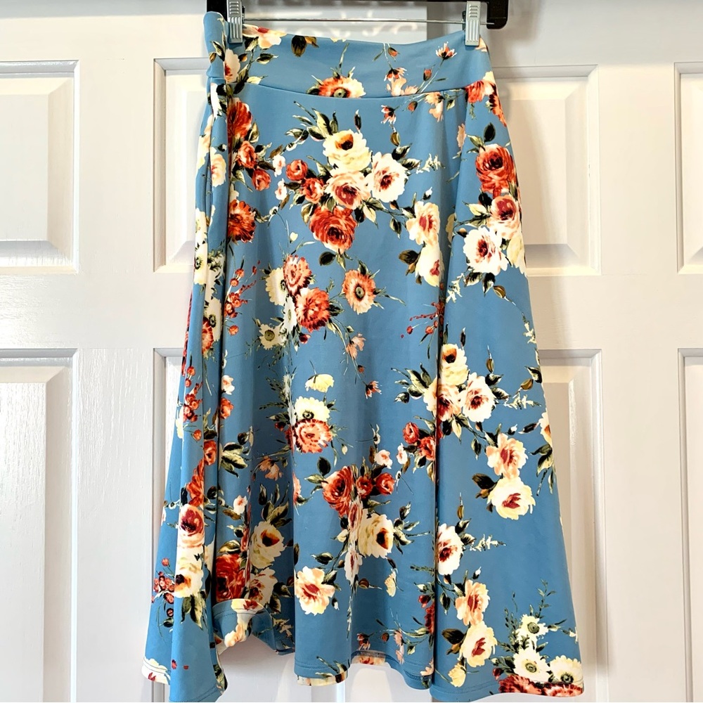 Agnes & Dora Plus size Floral Stretch Skirt, Size 2X - Picture 2 of 6